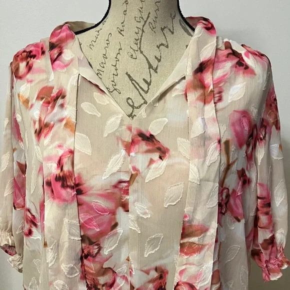 💐 Calvin Klein Tie-neck Blouse Sz XL in Cream/Pink Floral Motif - Picture 2 of 11